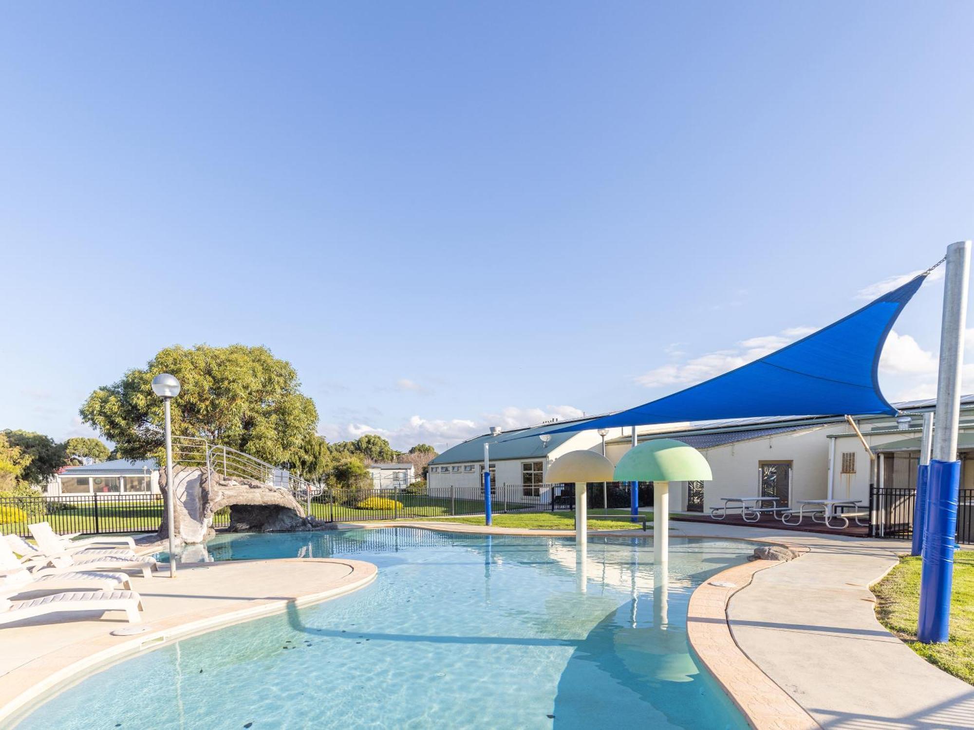 Nrma Warrnambool Riverside Holiday Park Екстериор снимка
