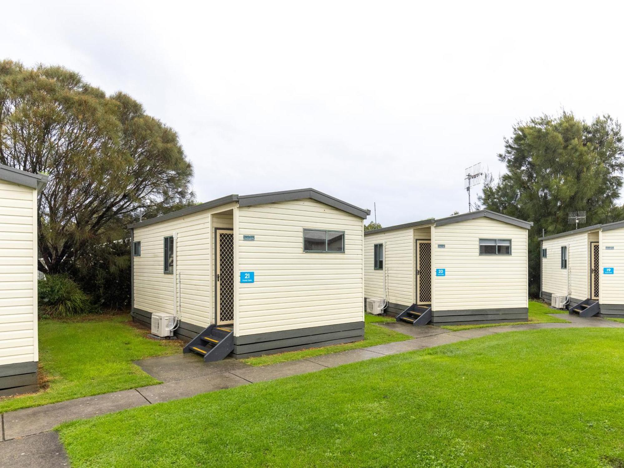 Nrma Warrnambool Riverside Holiday Park Стая снимка
