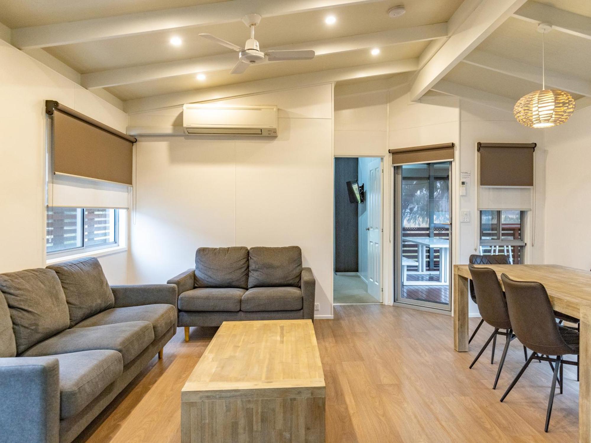 Nrma Warrnambool Riverside Holiday Park Стая снимка